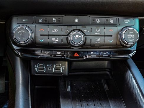 Used 2025 Dodge Durango R/T image 19