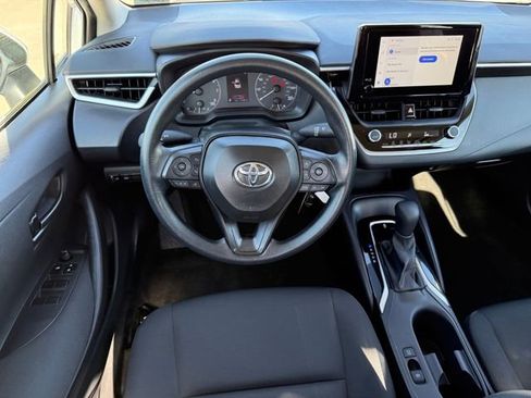 Used 2025 Toyota Corolla LE FWD image 28