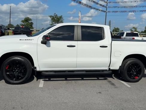 Used 2023 Chevrolet Silverado 1500 RST w/ Redline Edition AWD/4WD image 3