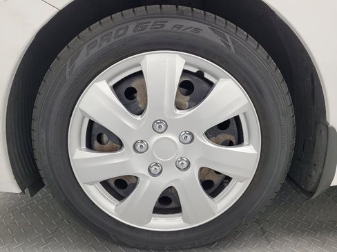 Used 2016 Hyundai Elantra GT FWD image 31