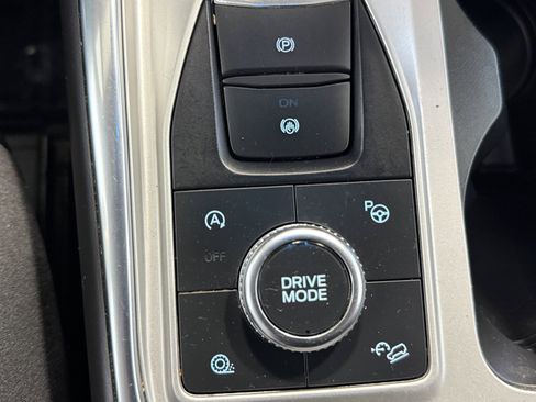 Used 2022 Ford Explorer Platinum w/ Equipment Group 601A AWD/4WD image 17