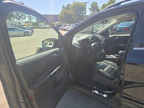 Used 2018 Ford Escape SEL FWD image 9