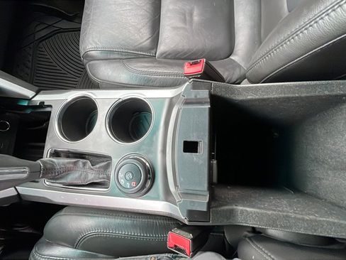 Used 2014 Ford Explorer XLT w/ Equipment Group 202A image 13