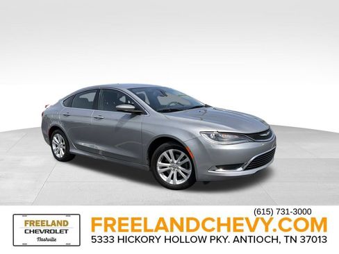 Used 2015 Chrysler 200 Limited w/ Convenience Group FWD image 1