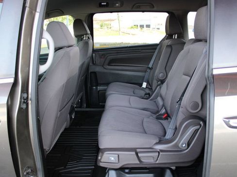 Used 2018 Honda Odyssey EX image 11