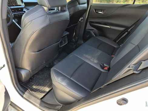 Used 2021 Toyota Venza Limited image 16