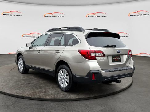 Used 2019 Subaru Outback 2.5i Premium image 6