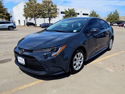Used 2026 Toyota Corolla LE FWD image 3