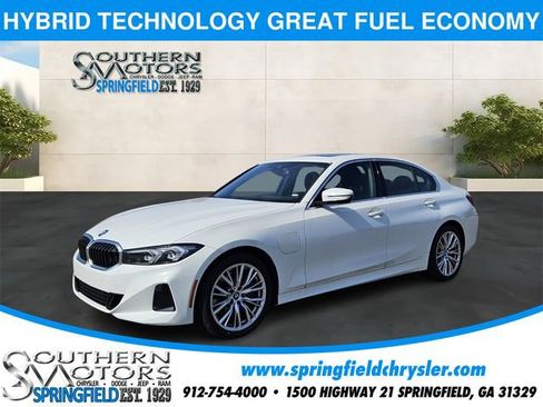 Used 2024 BMW 330e image 1