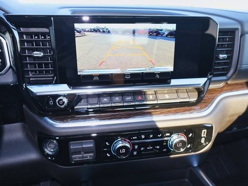 New 2026 GMC Sierra 1500 Elevation image 16