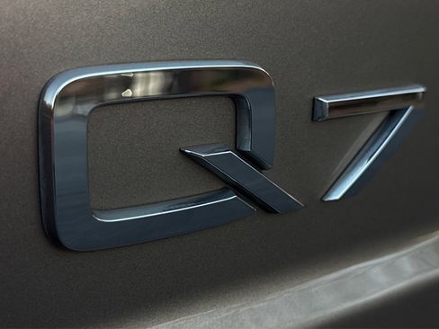 Used 2019 Audi Q7 3.0T Premium w/ Cold Weather Package image 37