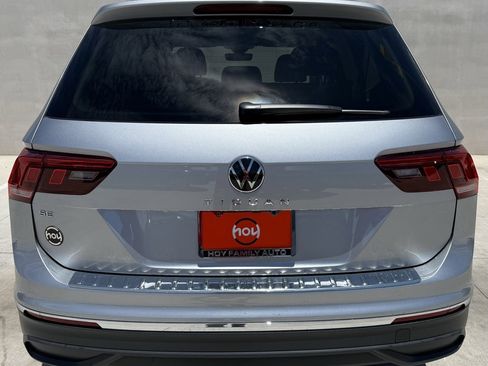 Certified 2024 Volkswagen Tiguan SE image 4