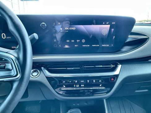 Certified 2025 Buick Envista Avenir FWD image 13