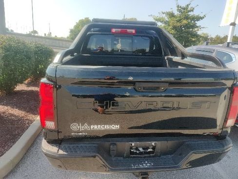 Used 2025 Chevrolet Colorado ZR2 w/ Midnight Edition AWD/4WD image 11