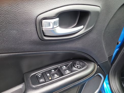 Used 2018 Jeep Compass Latitude image 19