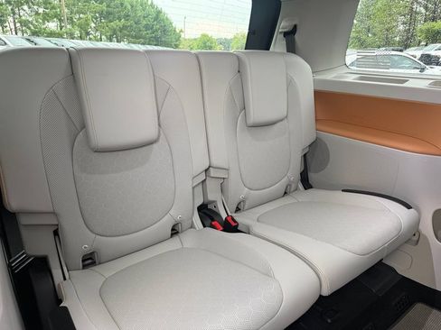 Used 2025 Volkswagen ID. Buzz 1st Edition RWD image 28