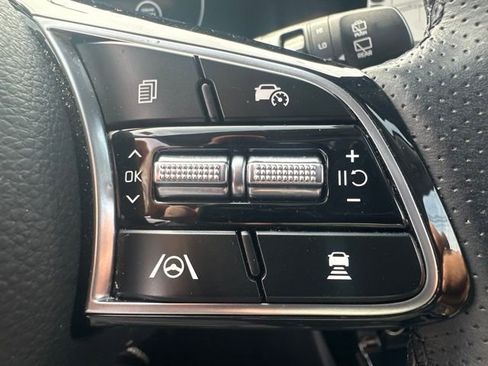 Used 2024 Kia Seltos SX w/ SX Sunroof Package image 16