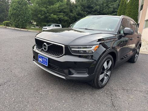 Used 2020 Volvo XC40 T5 Momentum w/ Protection Package Premier AWD/4WD image 13