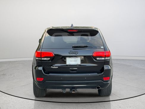 Used 2018 Jeep Grand Cherokee Altitude AWD/4WD image 12