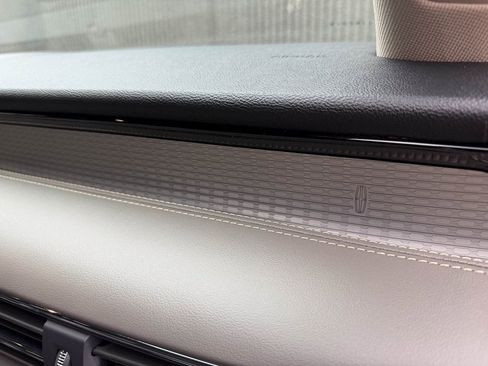 New 2026 Lincoln Corsair Premiere image 23