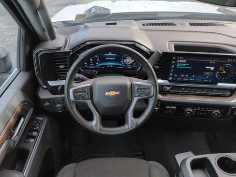 Used 2025 Chevrolet Silverado 2500 LT w/ Convenience Package AWD/4WD image 15