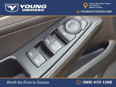 Used 2023 Chevrolet Traverse LT FWD image 22