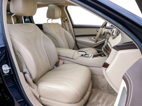 Used 2015 Mercedes-Benz S 550 Sedan w/ Sport Package w/ Sport Package image 35