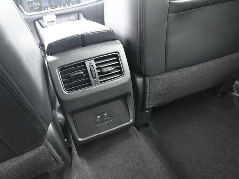 Used 2023 Nissan Rogue SV w/ SV Premium B Package FWD image 19