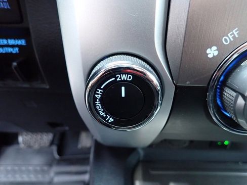 Used 2016 Toyota Tundra SR5 image 21