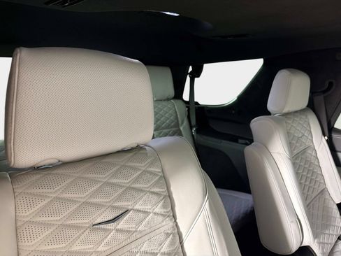 Used 2026 Cadillac Escalade Platinum Sport w/ LPO, Floor Liner Package AWD/4WD image 30