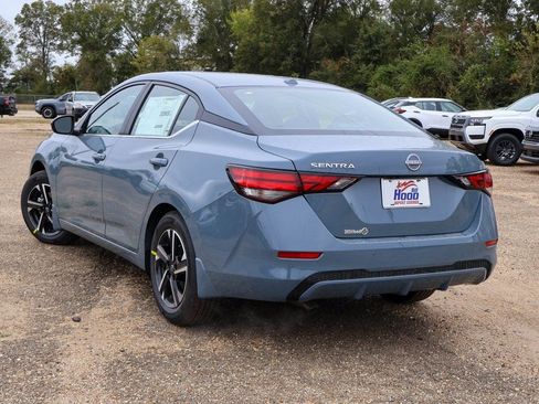 New 2025 Nissan Sentra SV image 2