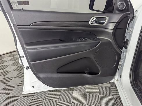 Used 2021 Jeep Grand Cherokee Laredo X image 18