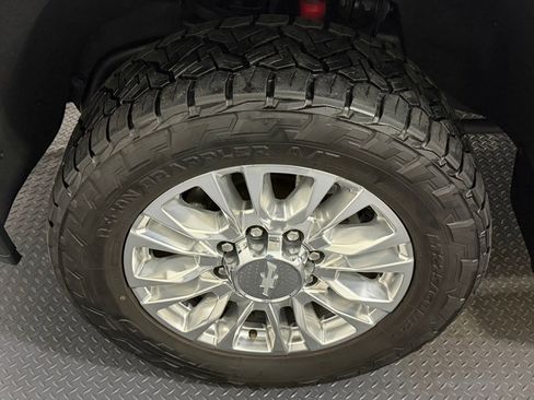 Used 2020 Chevrolet Silverado 3500 High Country w/ Z71 Off-Road Package AWD/4WD image 20