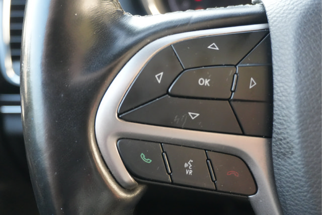 Used 2020 Jeep Grand Cherokee Overland AWD/4WD image 21