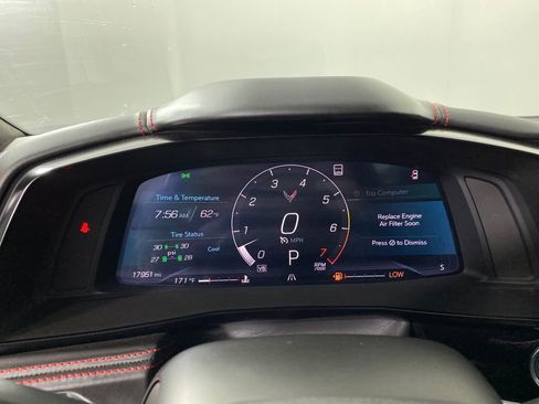 Used 2021 Chevrolet Corvette Stingray Premium Cpe w/ Z51 Performance Package image 17