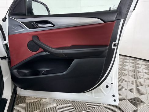 Used 2025 BMW X4 xDrive30i image 28