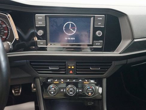 Used 2019 Volkswagen Jetta GLI image 8