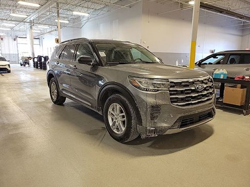 Used 2025 Ford Explorer Active image 1