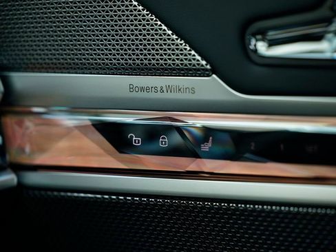 New 2026 BMW 740i w/ Executive Package image 44