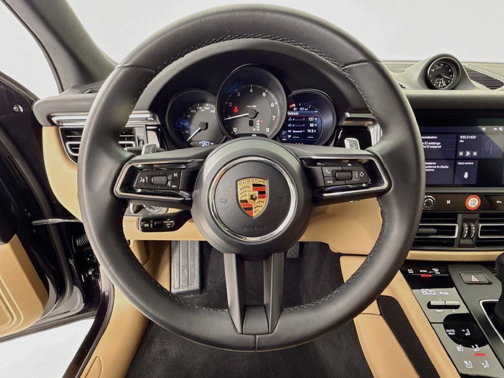 Certified 2026 Porsche Macan AWD/4WD image 15