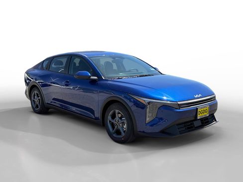 New 2026 Kia K4 LXS image 7