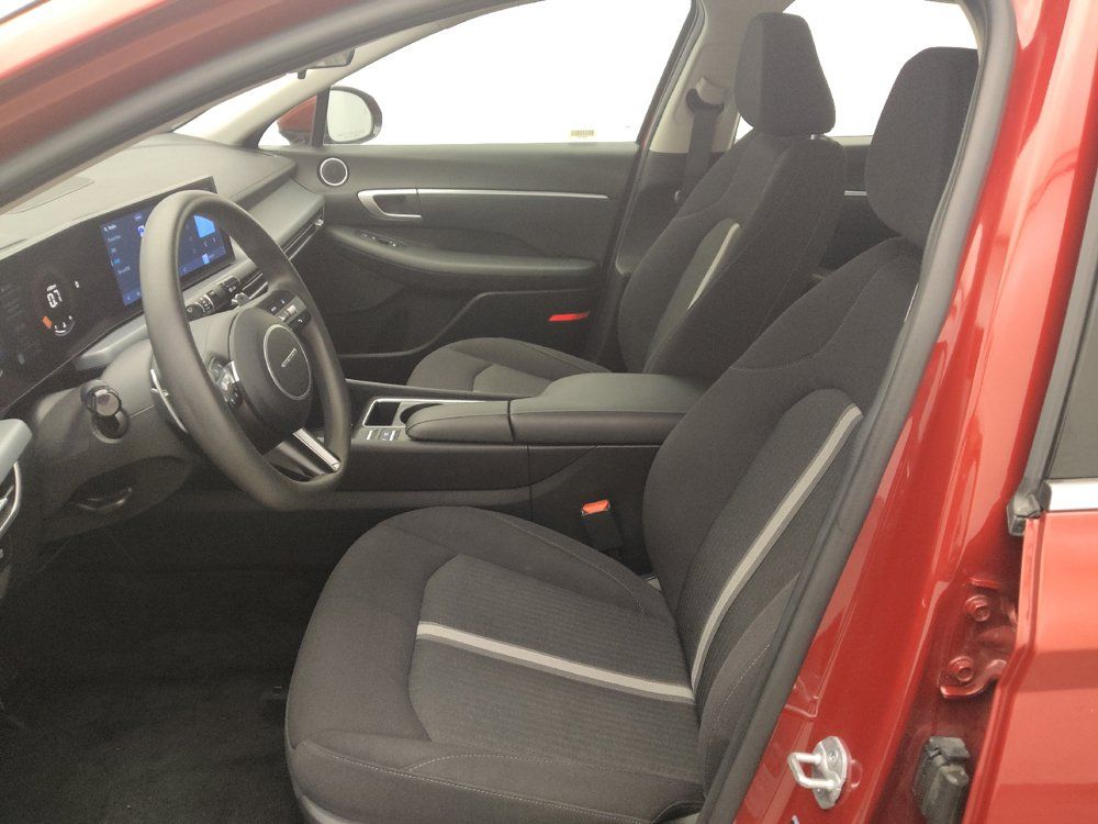 Used 2025 Hyundai Sonata SEL FWD image 17