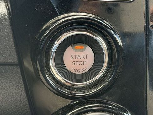 Used 2024 Nissan Titan Platinum Reserve w/ Moonroof Package image 21