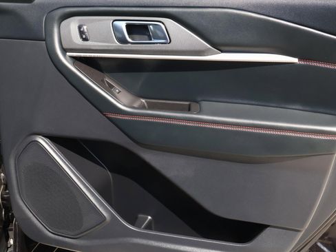 Used 2025 Ford Explorer ST-Line image 17