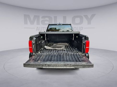 Used 2025 Toyota Tacoma SR5 AWD/4WD image 19