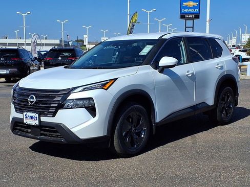 New 2026 Nissan Rogue SV FWD image 3