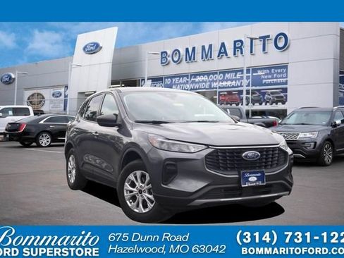 Used 2025 Ford Escape Active AWD/4WD image 1