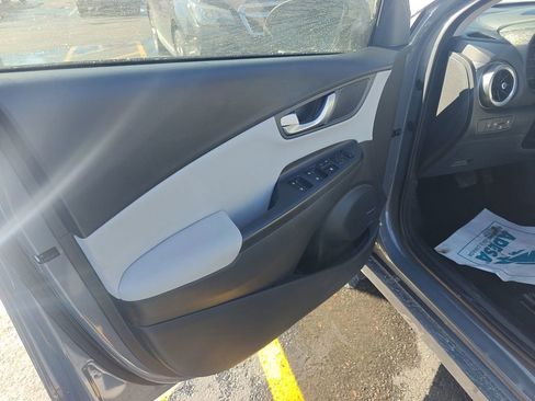 Used 2023 Hyundai Kona Limited image 5