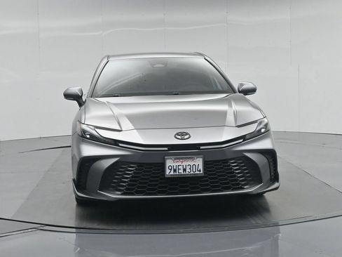 Used 2025 Toyota Camry SE FWD image 28