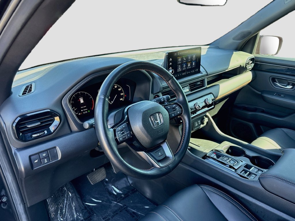 Used 2025 Honda Pilot TrailSport image 15